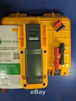 Brand New Fluke 233 TRMS Remote Display Digital Multimeter, Original Box, Case