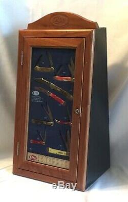 CASE XX KNIFE Oak Countertop Dealer Display Case 8 NOS POCKET KNIVES withBoxes