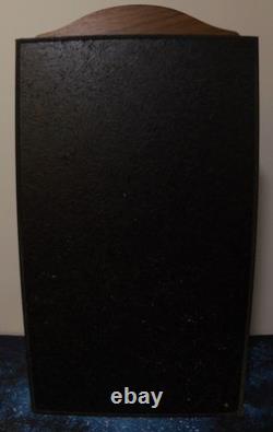 Case Knife Dealer Display Cabinet with 2 Keys and 9 Knives with original boxes