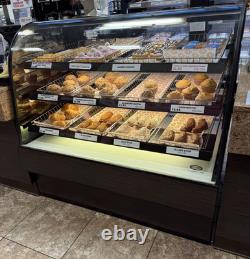 Curved Glass Floor Model Bakery Display Case, 3 Shelves, Full Service
