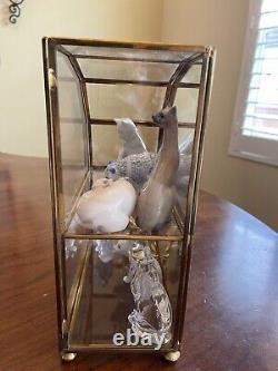 Franklin Mint The Curio Cabinet Cats Mirrored Display Case with Eight Figurines