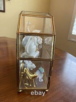 Franklin Mint The Curio Cabinet Cats Mirrored Display Case with Eight Figurines