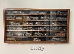 HO Scale Model Train Display Case Lockable Collection Shelf Cabinet Walnut LARGE