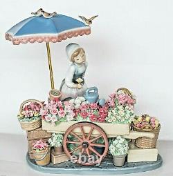 LLADRO FLOWERS OF THE SEASON Girl With Flower Cart Figurine/Sculpture #1454 MINT