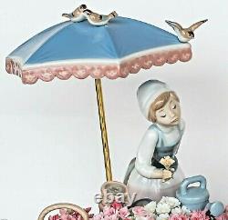 LLADRO FLOWERS OF THE SEASON Girl With Flower Cart Figurine/Sculpture #1454 MINT