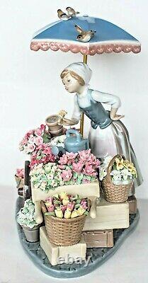 LLADRO FLOWERS OF THE SEASON Girl With Flower Cart Figurine/Sculpture #1454 MINT