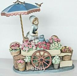 LLADRO FLOWERS OF THE SEASON Girl With Flower Cart Figurine/Sculpture #1454 MINT