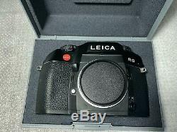 Leica R8 Film SLR Camera Body Black MINT in display case original box