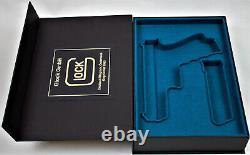 PISTOL GUN PRESENTATION CUSTOM DISPLAY CASE BOX for GLOCK 17 cal. 9 mm + 2 ammo