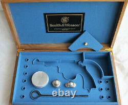 PISTOL GUN PRESENTATION CUSTOM DISPLAY CASE BOX for SMITH WESSON m1905 cal. 38 5