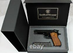 PISTOL GUN PRESENTATION CUSTOM DISPLAY CASE BOX for SMITH & WESSON model 39-2