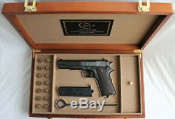 PISTOL GUN PRESENTATION DISPLAY CASE BOX for COLT m1911 government. 45 acp