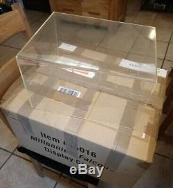 STAR WARS CODE 3 Millennium Falcon Display Case in original box