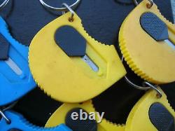 VINTAGE 1980's STORE DISPLAYS 48 PCS KEYCHAIN RAZORS BOX CUTTERS RED/BLUE/YELLOW