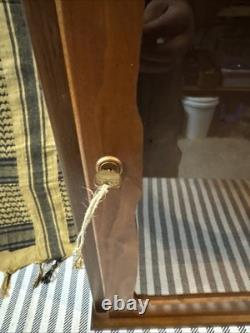 Vintage HrdWD Display Case With Key And Lock 21x7x29CollectiblesArms Display